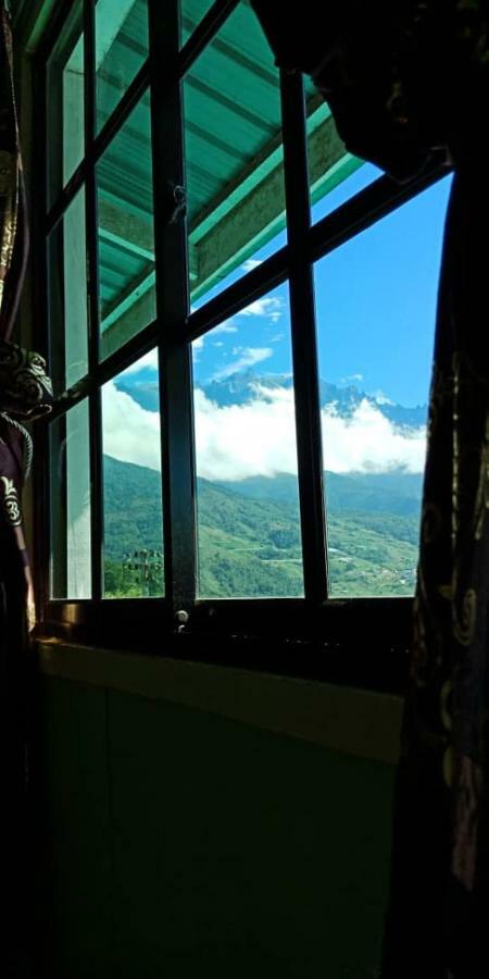 Almeera Homestay Kundasang ภายนอก รูปภาพ